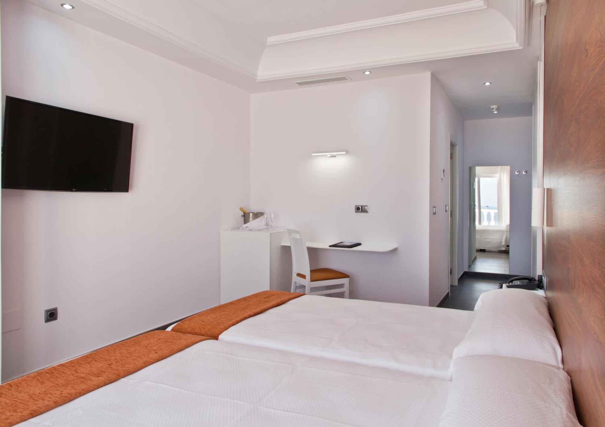 Hotel Los Delfines Ла-Манга-дель-Мар-Менор Экстерьер фото